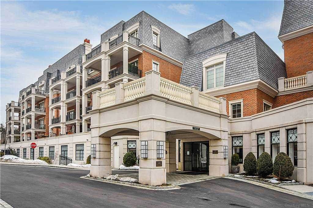 1000 Royal Court - Photo 1