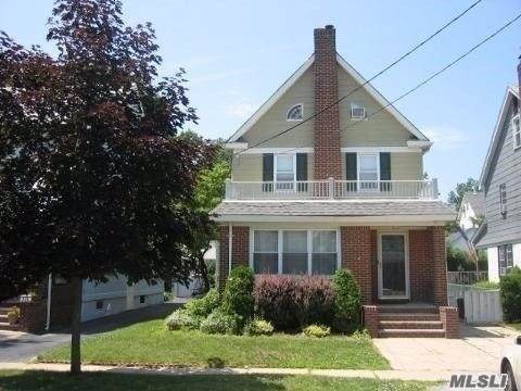 302 Plainfield Ave - Photo 1