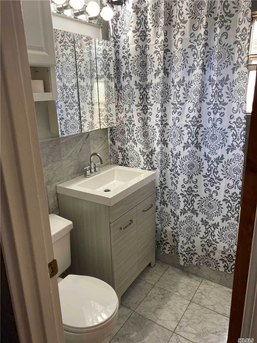 81-58 Langdale Street - Photo 1