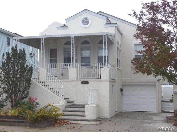 546 Hudson Street - Photo 1