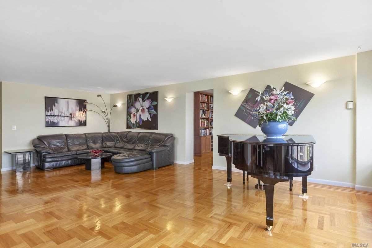 166-25 Powells Cove Boulevard - Photo 1