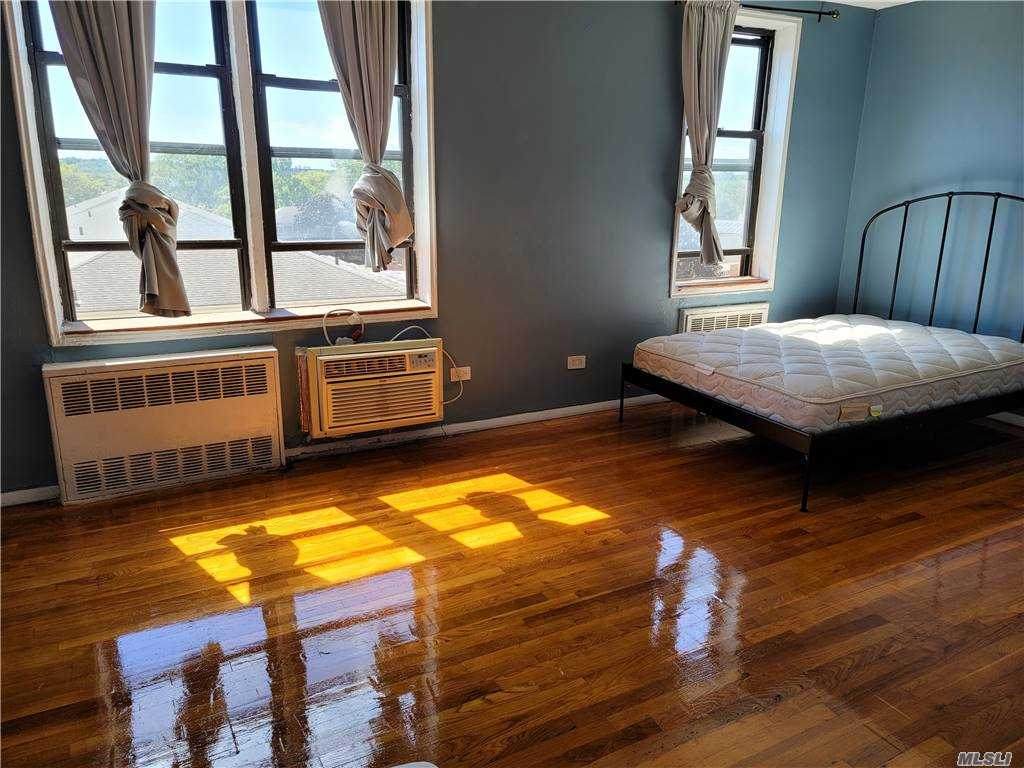 152-72 Melbourne Avenue - Photo 1