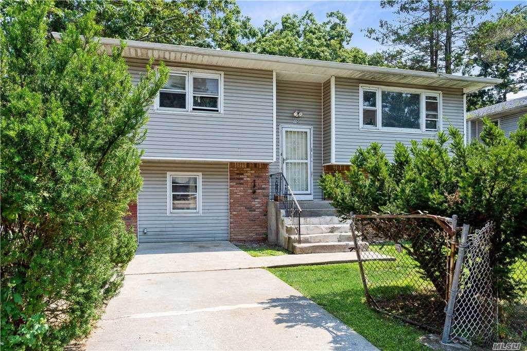 10 Crown Avenue - Photo 1