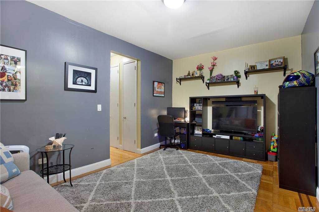7002 Ridge Boulevard - Photo 1