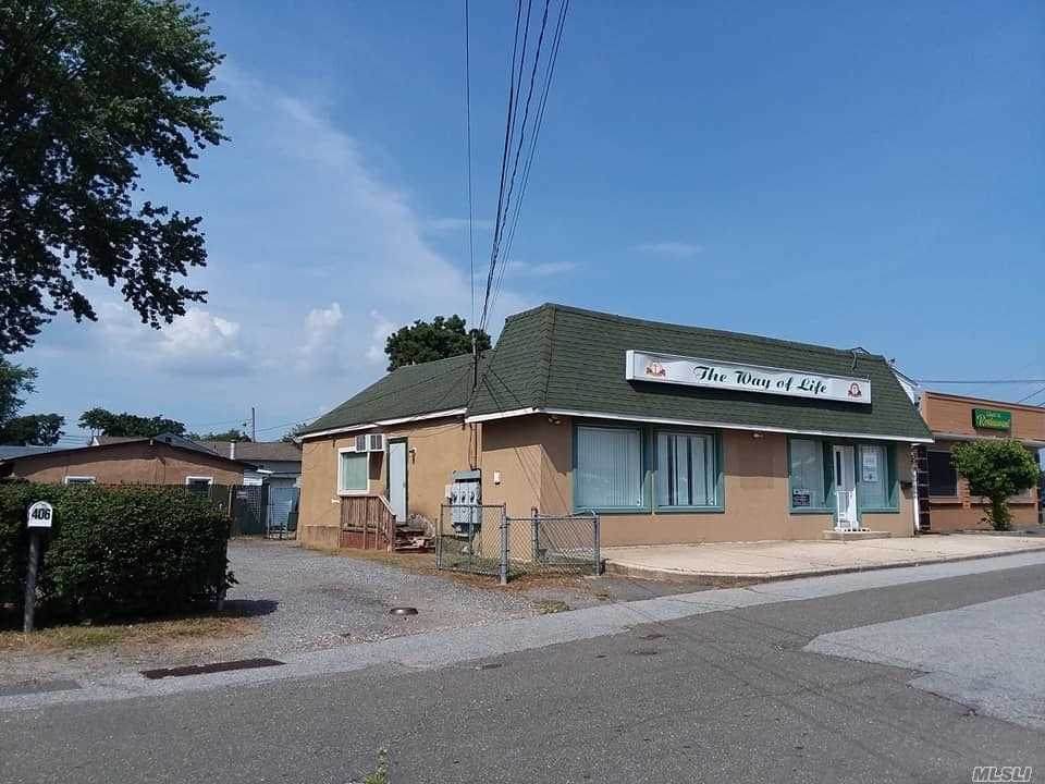 107 Sunrise Highway - Photo 1