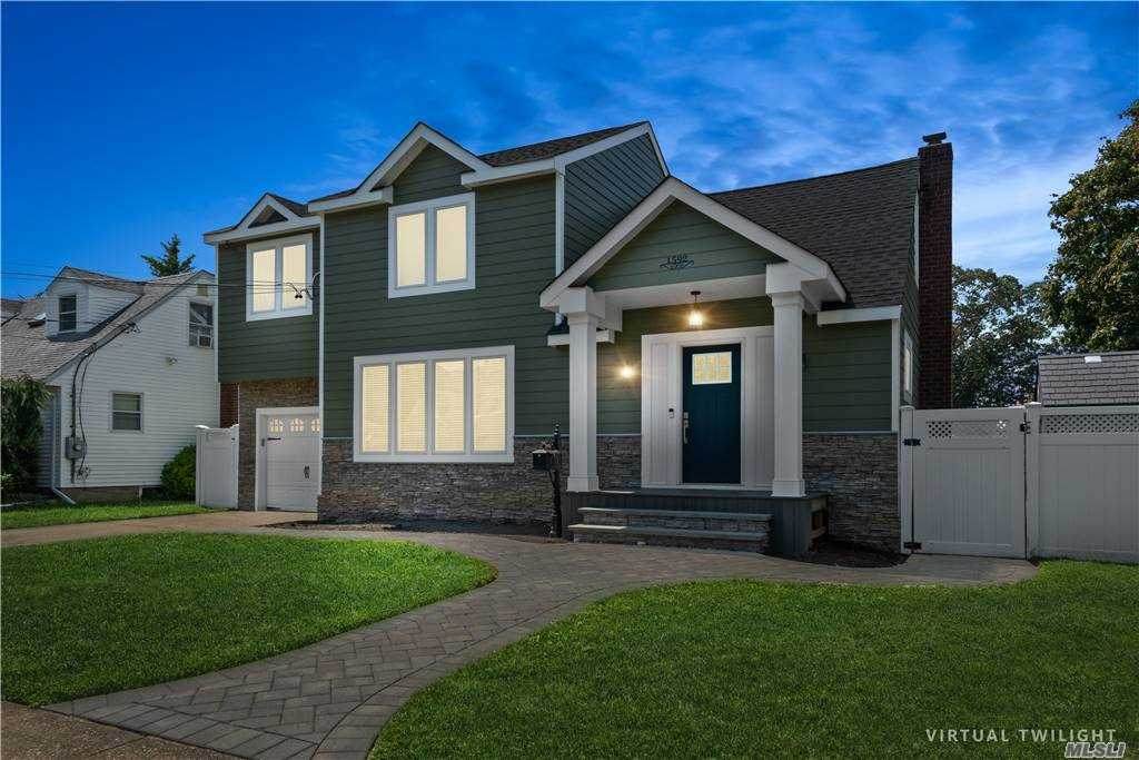 1592 Parkview Avenue - Photo 1