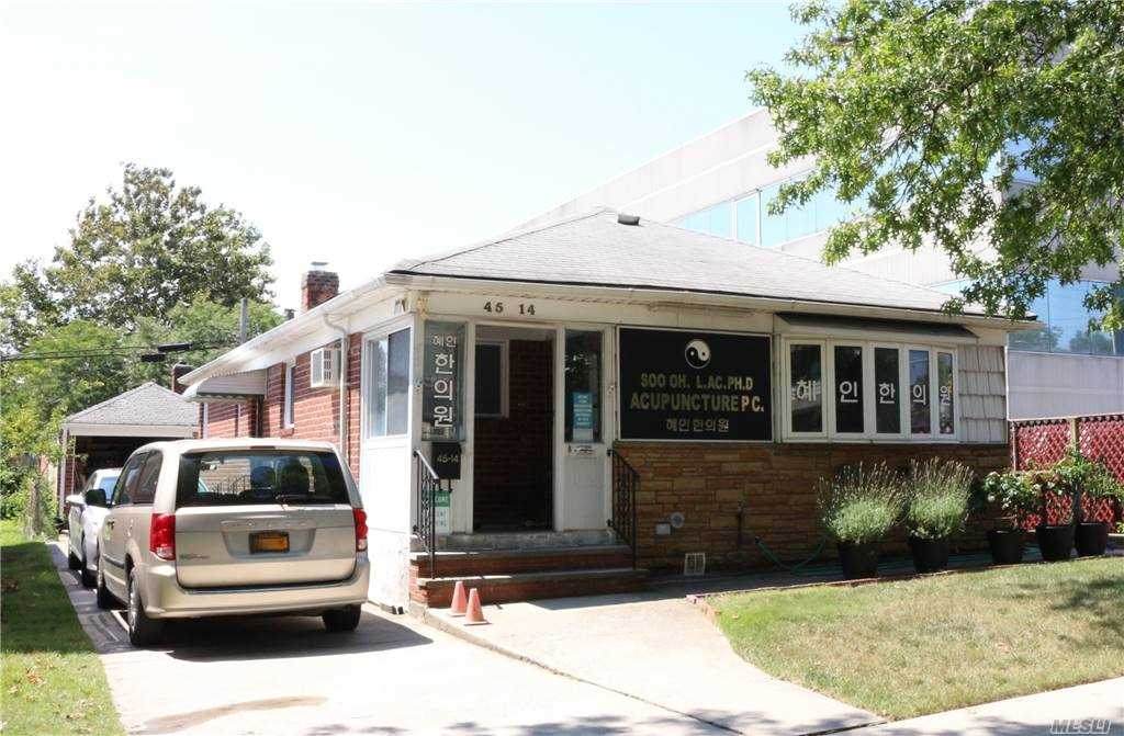 4514 Springfield Boulevard - Photo 1