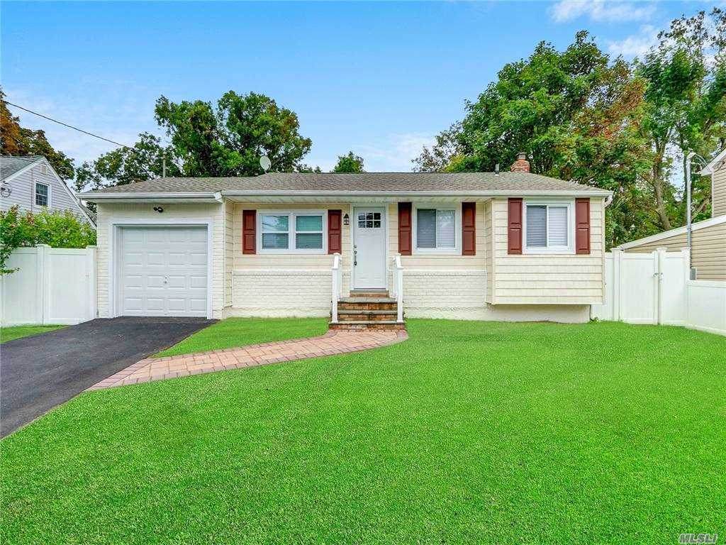 1441 Manatuck Boulevard - Photo 1