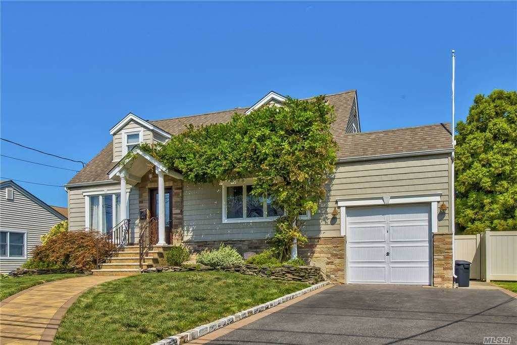 2687 Bayview Avenue - Photo 1