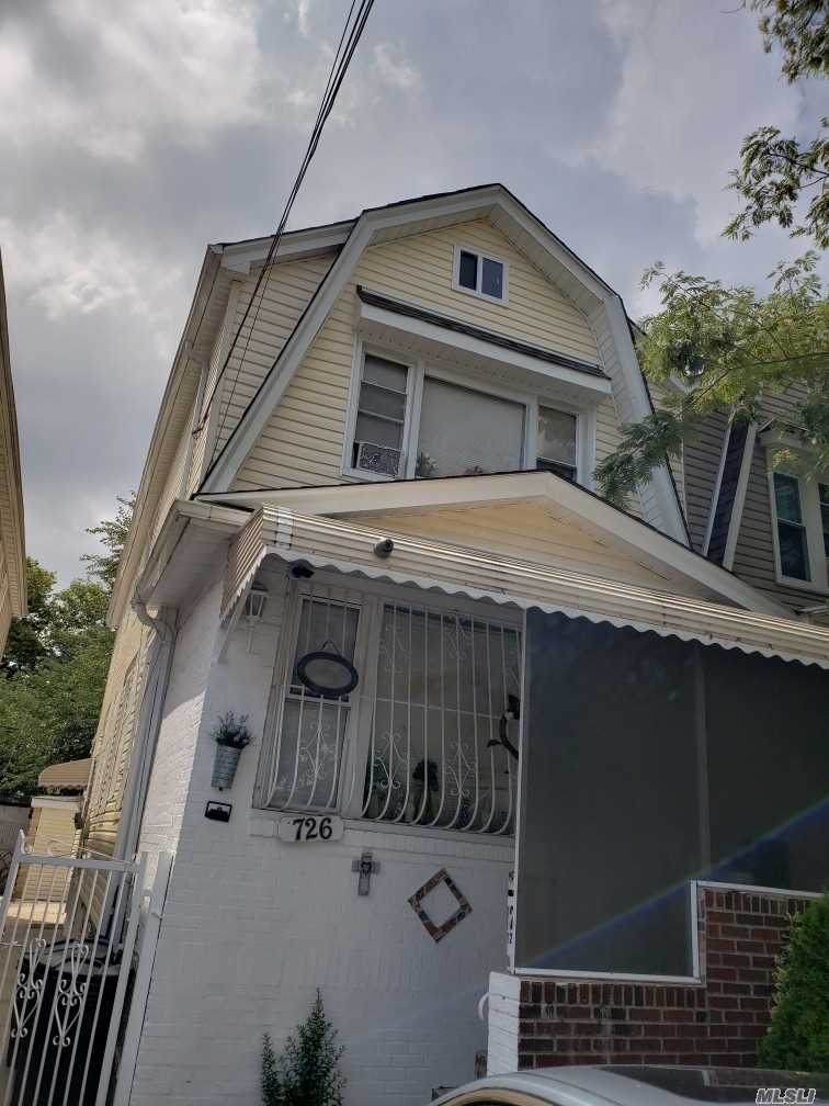 726 46 Street - Photo 1