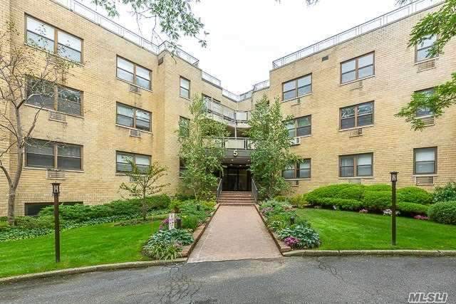 5 Schenck Avenue - Photo 1