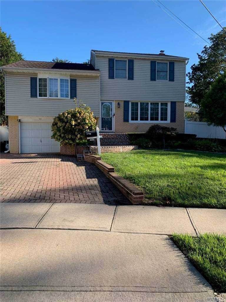 911 Harlane Cir - Photo 1