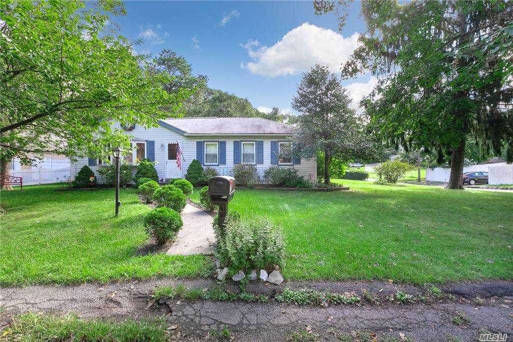 17 Evelyn Ln - Photo 1