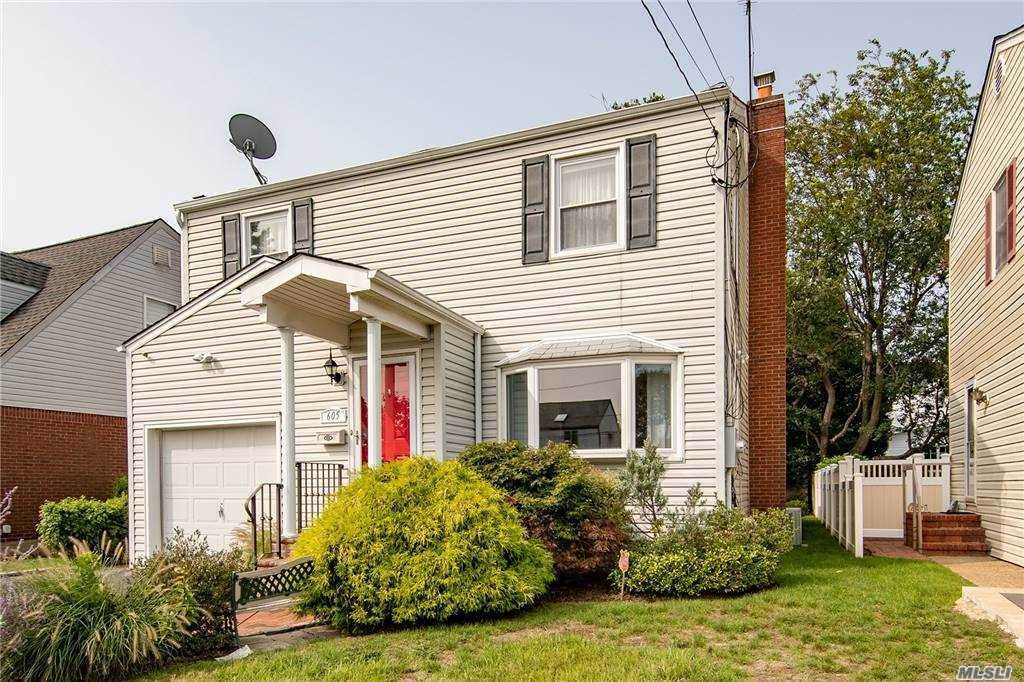 605 9th Street - Photo 1