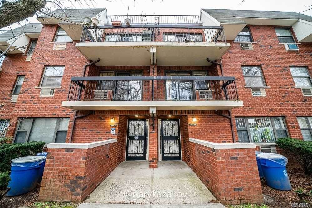 71-33 Park Avenue - Photo 1