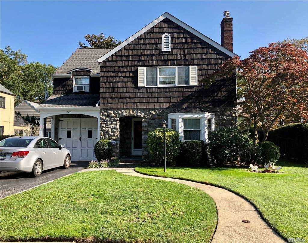 8 Kingsbury Road - Photo 1