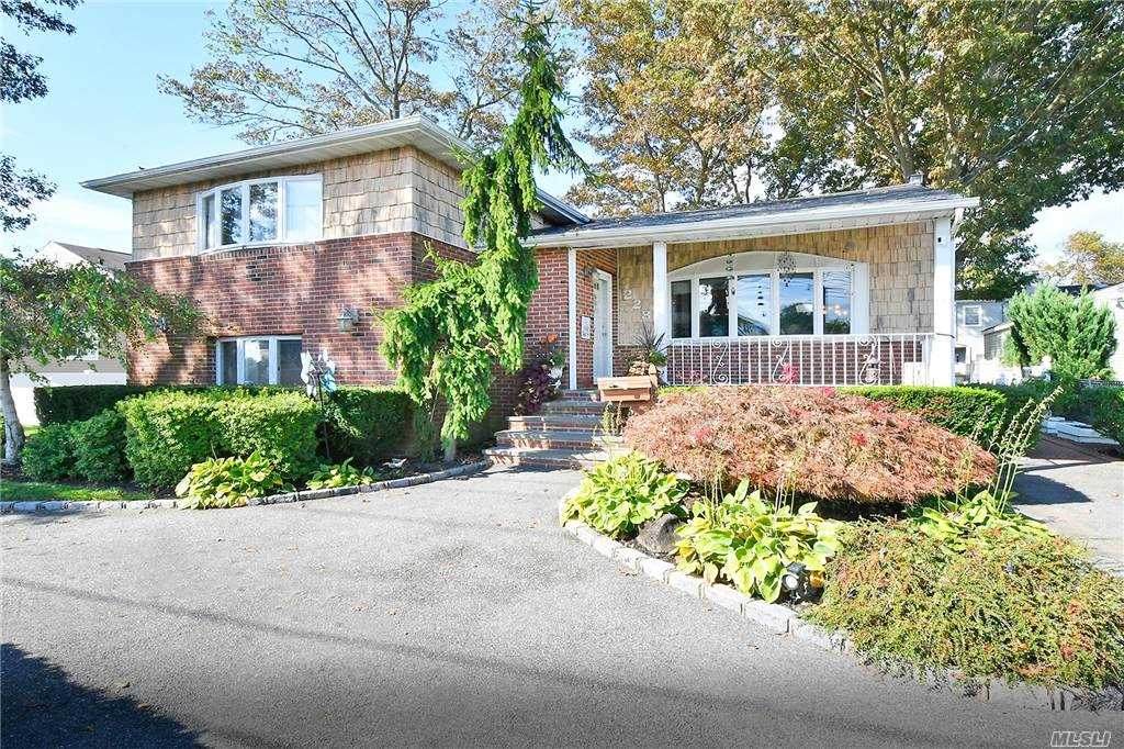 228 Roosevelt Avenue - Photo 1