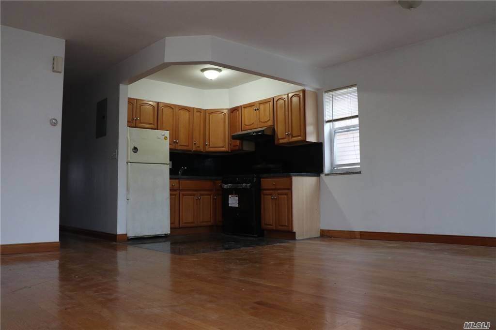 52 108-68 Avenue - Photo 1