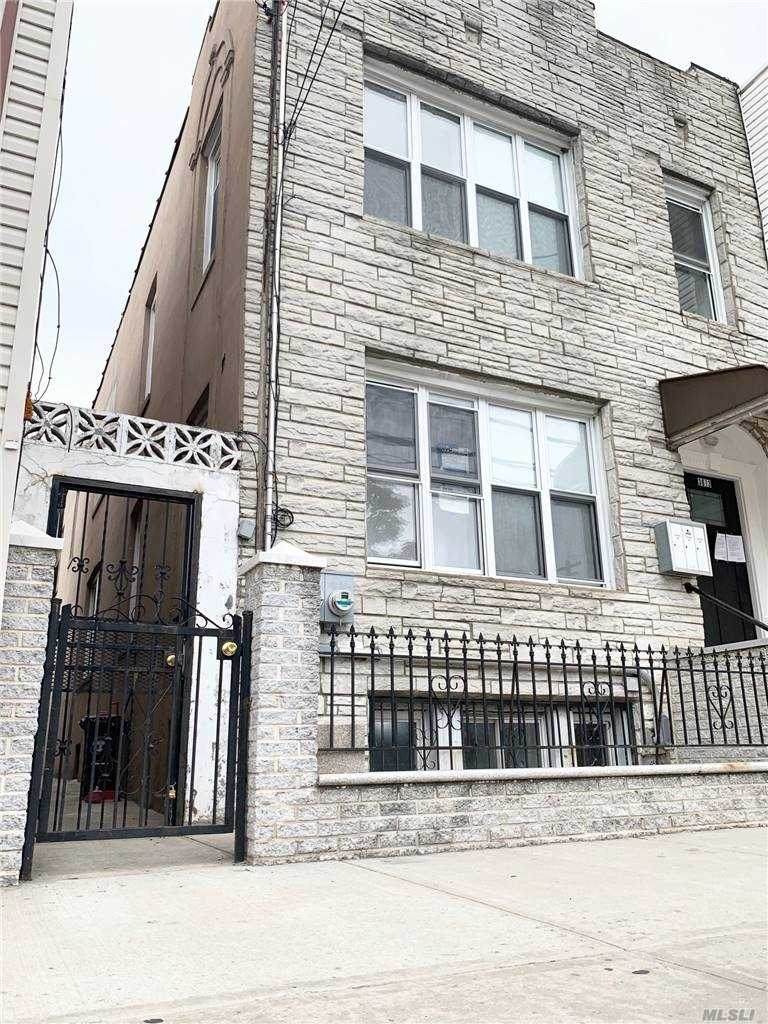36-13 Greenpoint Avenue - Photo 1