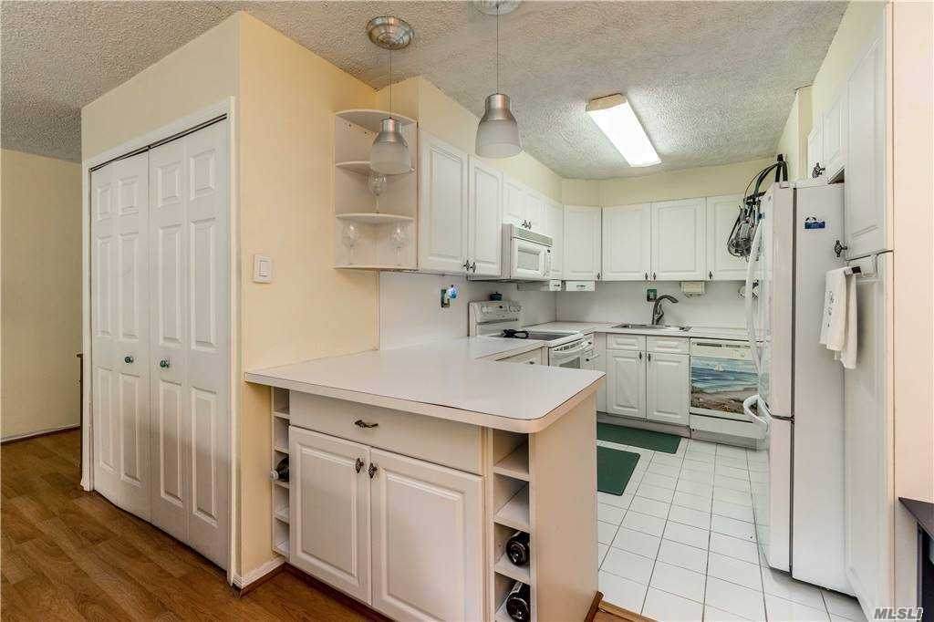 162-20 9th Avenue - Photo 1