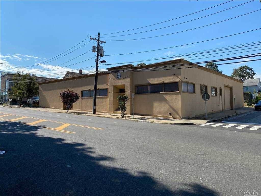 1100 Port Washington Boulevard - Photo 1