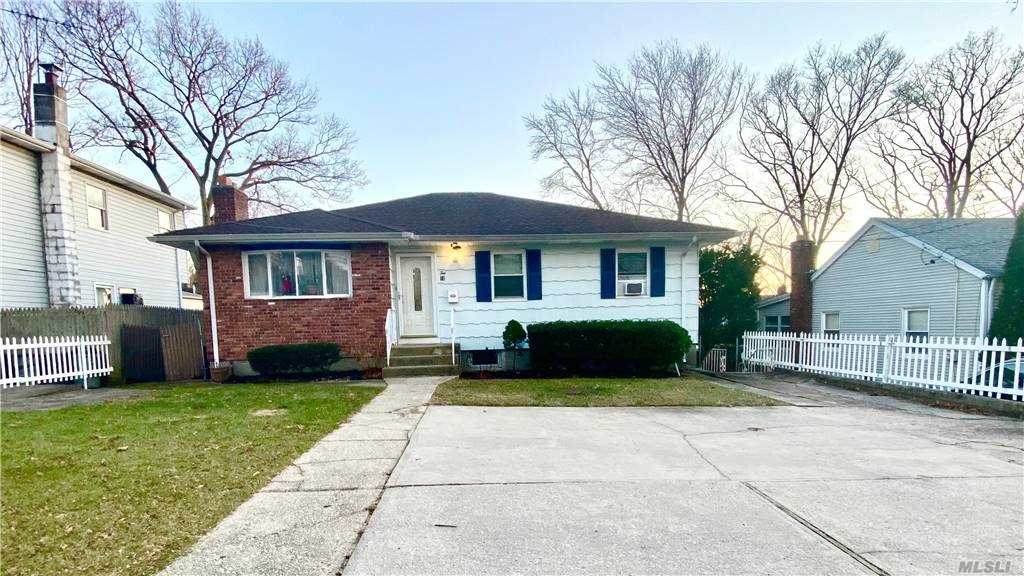 10 Bayard Avenue - Photo 1