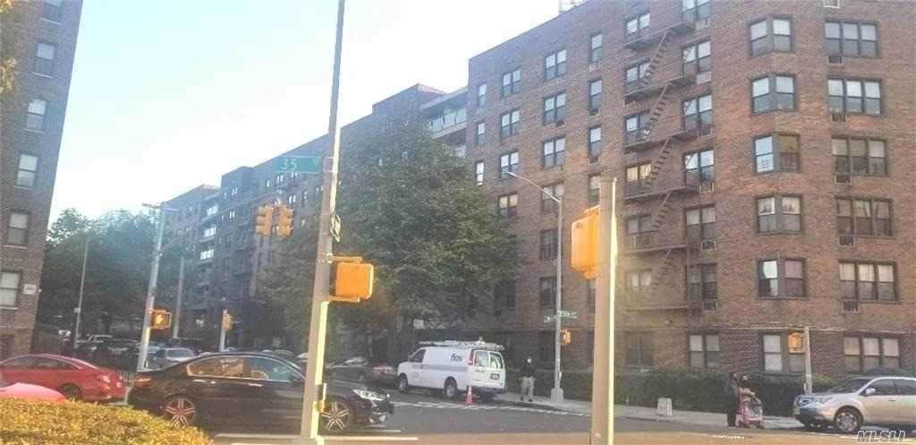 35-20 Leverich Street - Photo 1