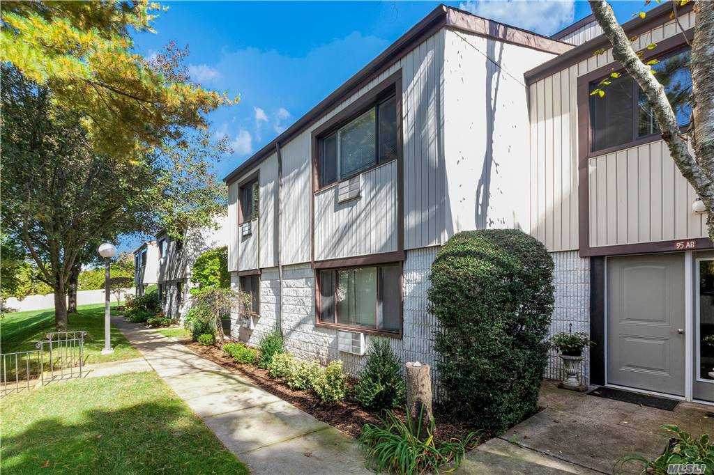 95 Richmond Boulevard - Photo 1
