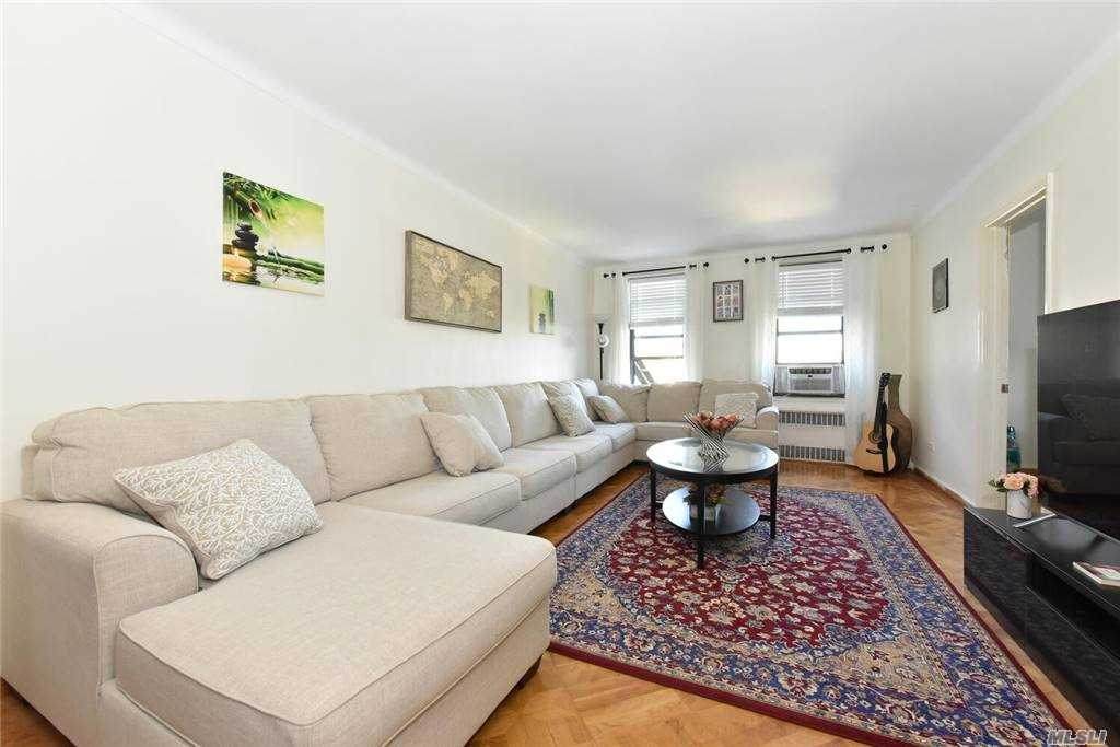 84-31 Van Wyck Expressway - Photo 1