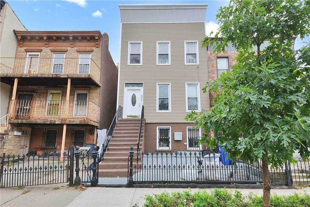 904 Putnam Avenue - Photo 1