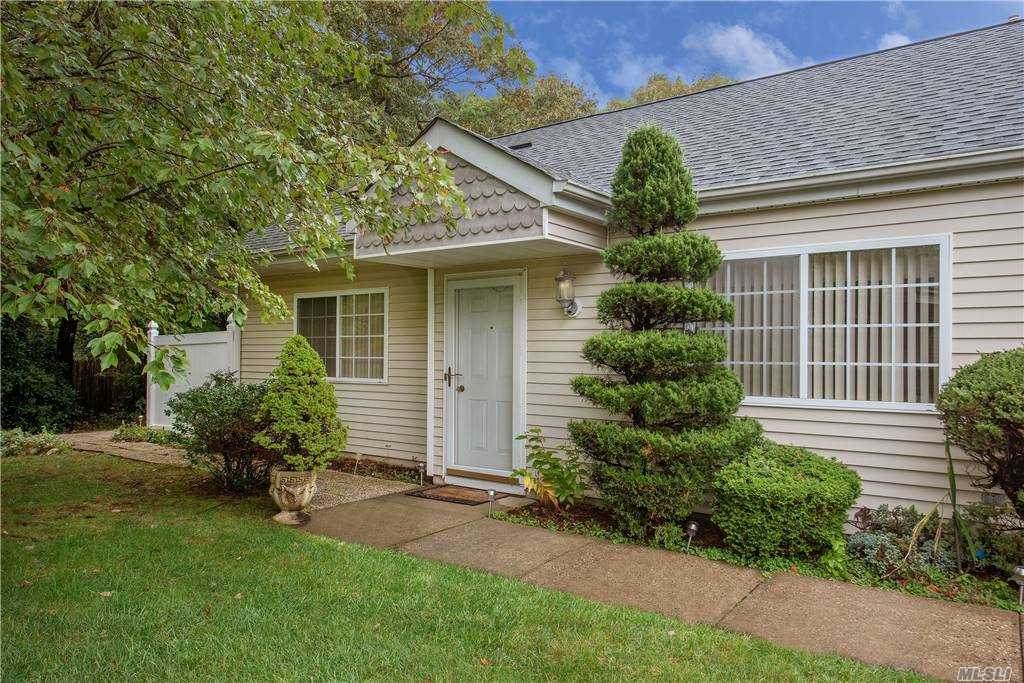 173 Gothic Circle - Photo 1