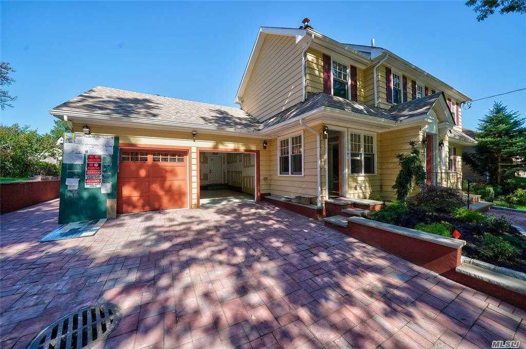 351 Hollywood Avenue - Photo 1
