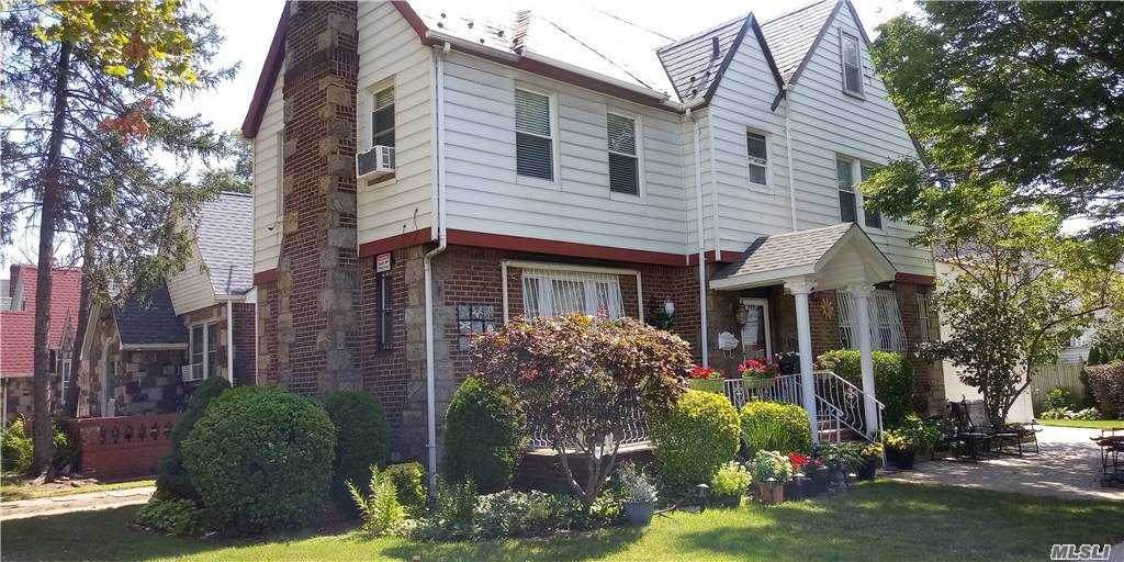 168-20 Grand Central Parkway - Photo 1