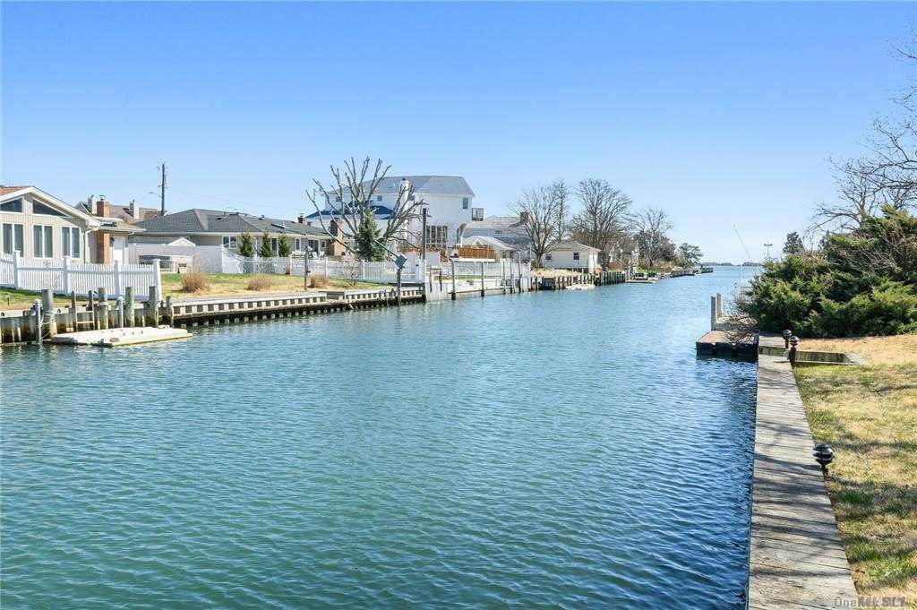 15 Dolphin Rd - Photo 1