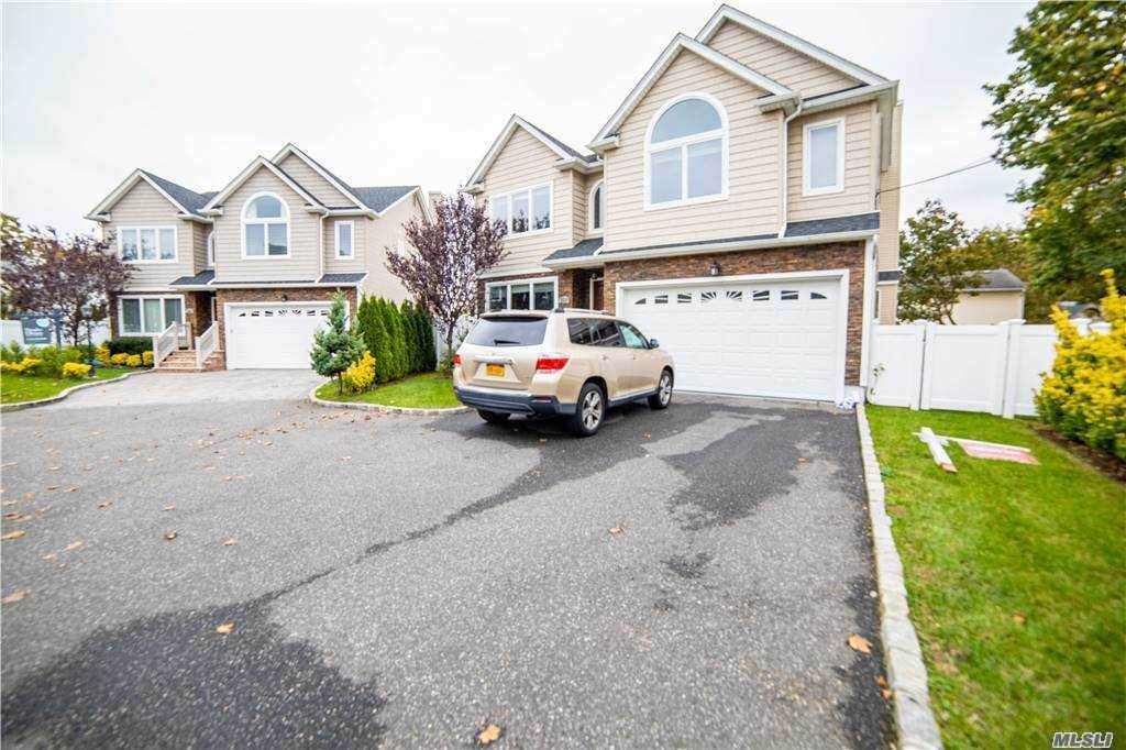 397 Roslyn Pl - Photo 1