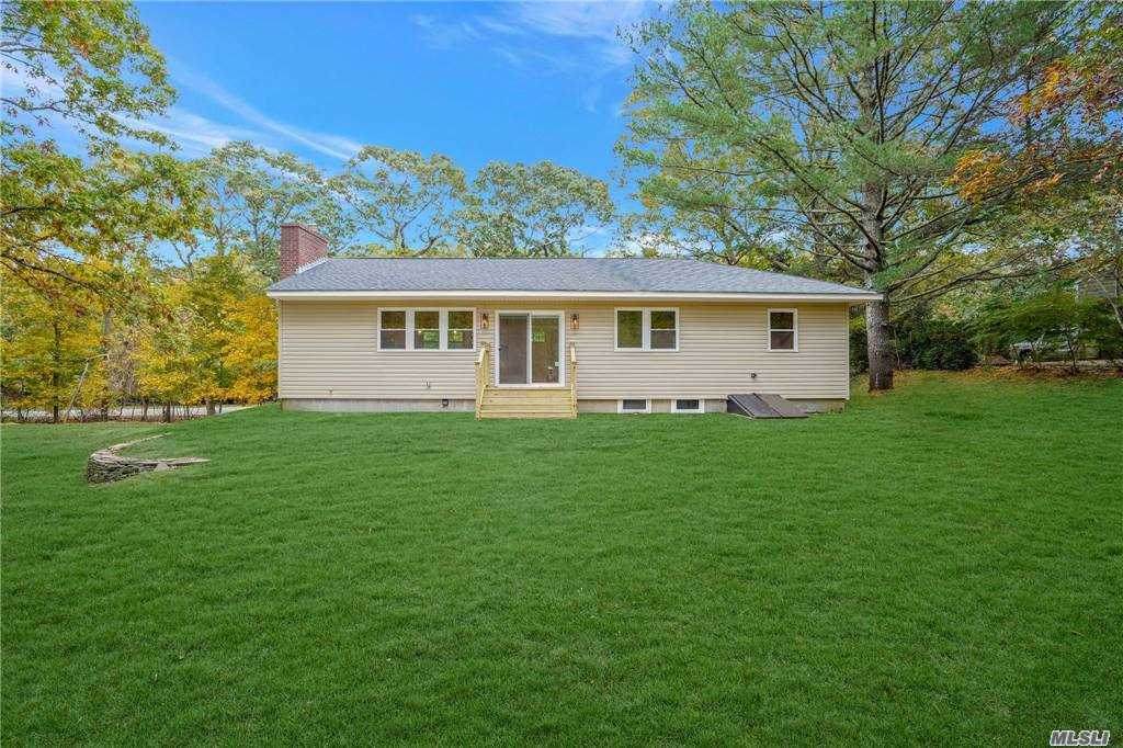 1415 Noyack Road - Photo 1