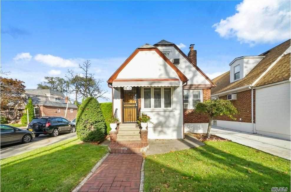 88-01 Doran Avenue - Photo 1