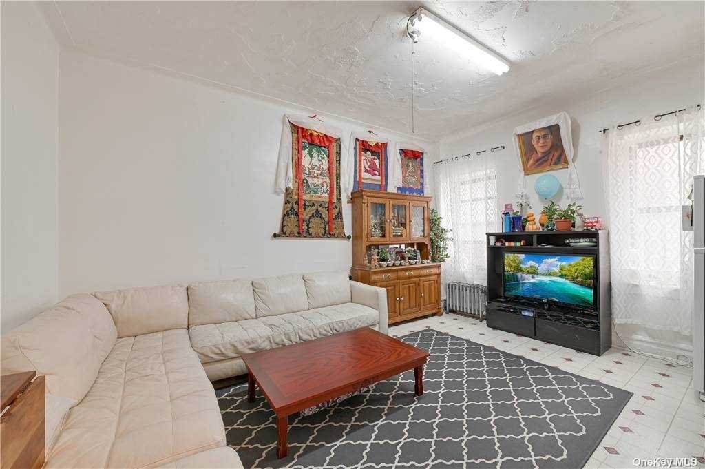 70-35 Broadway - Photo 1