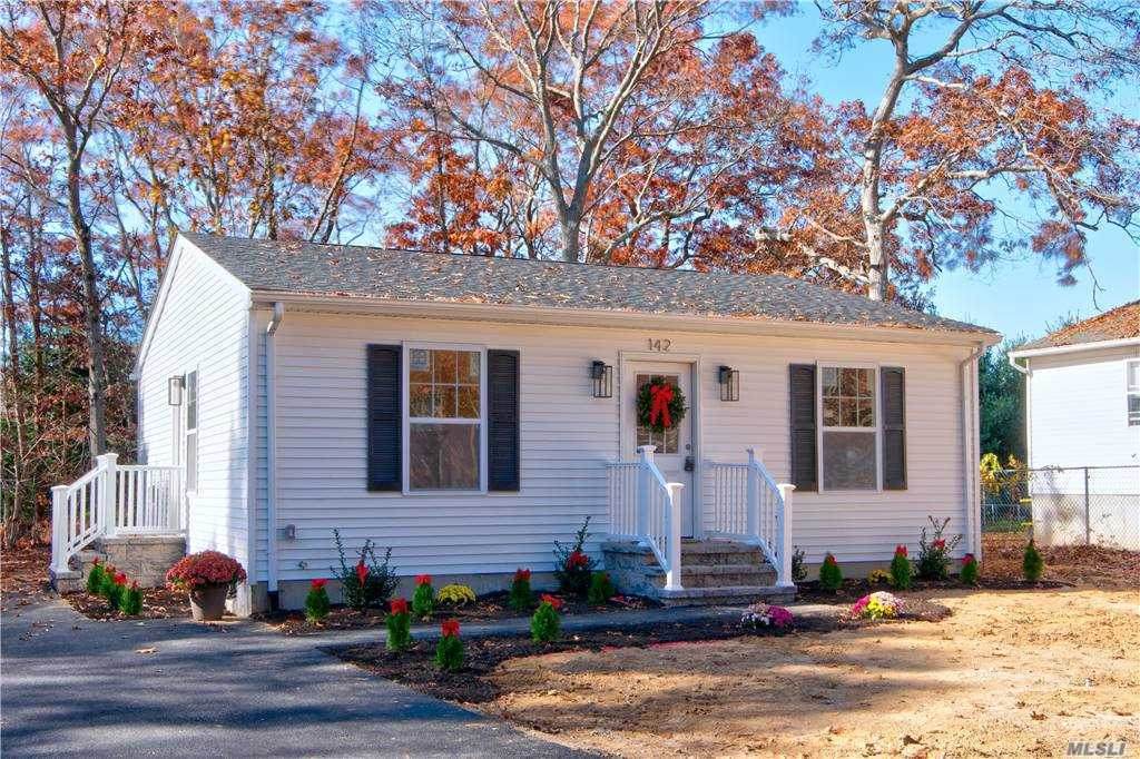 142 Mastic Beach Rd - Photo 1