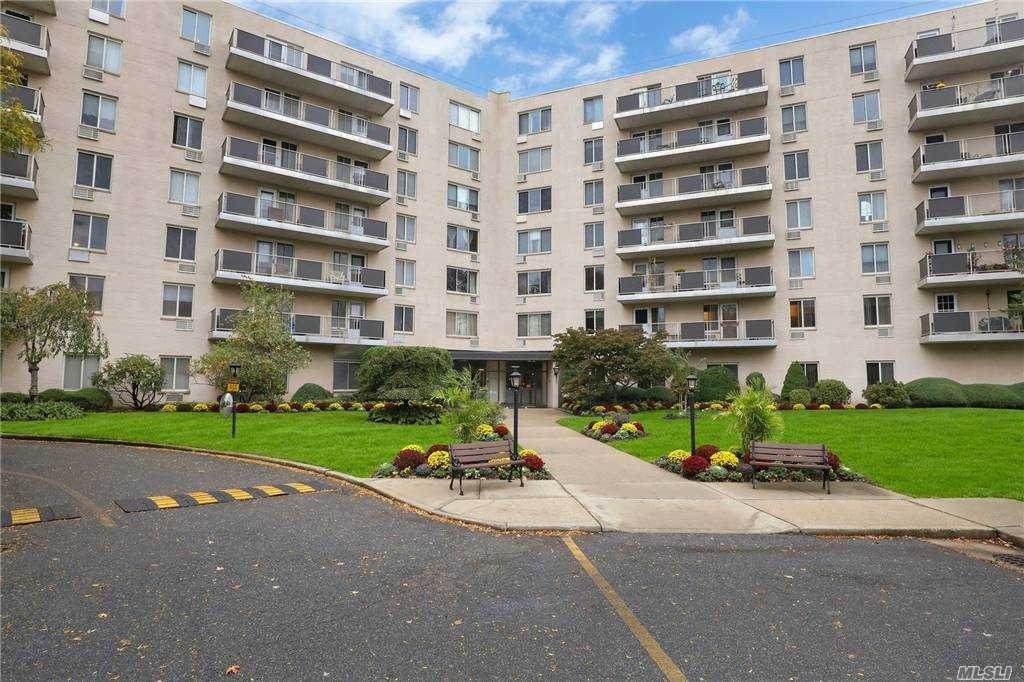 135 Post Avenue - Photo 1
