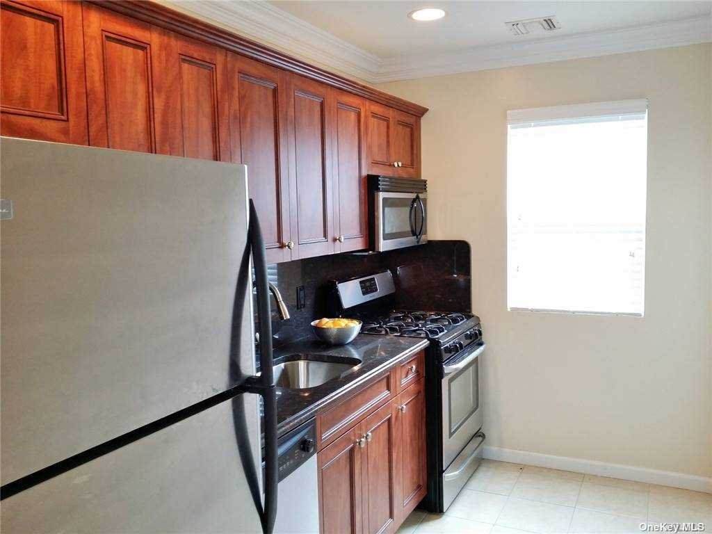 150 Secatogue Avenue - Photo 1
