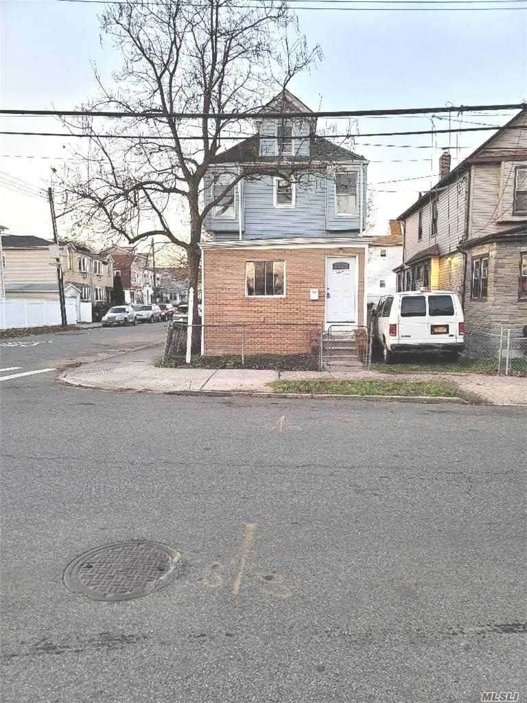 164-27 108th Avenue - Photo 1