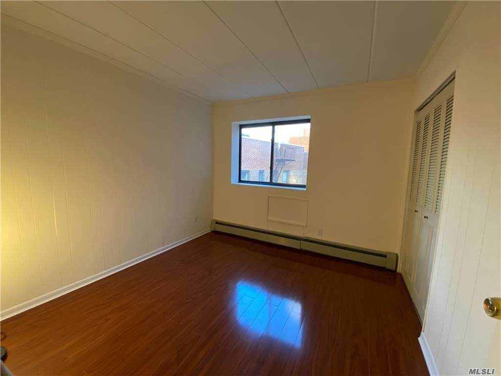 34-45 Leavitt Street - Photo 1