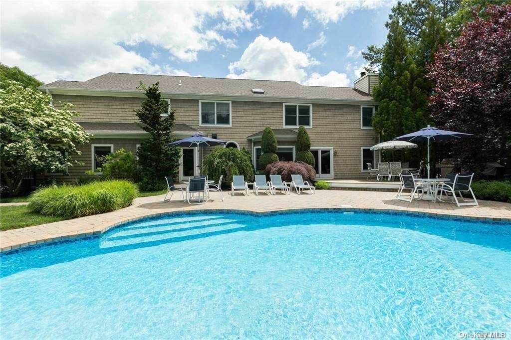 37 Squires Boulevard - Photo 1