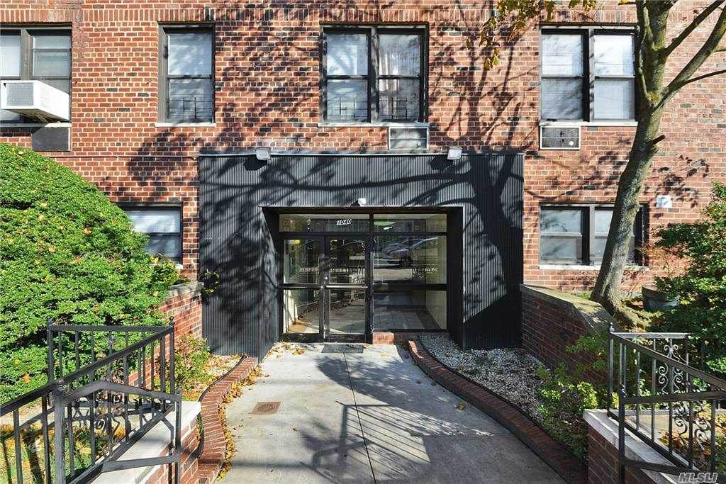 1040 Neilson Street - Photo 1