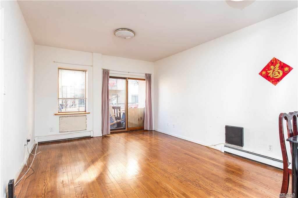 42-31 Colden Street - Photo 1