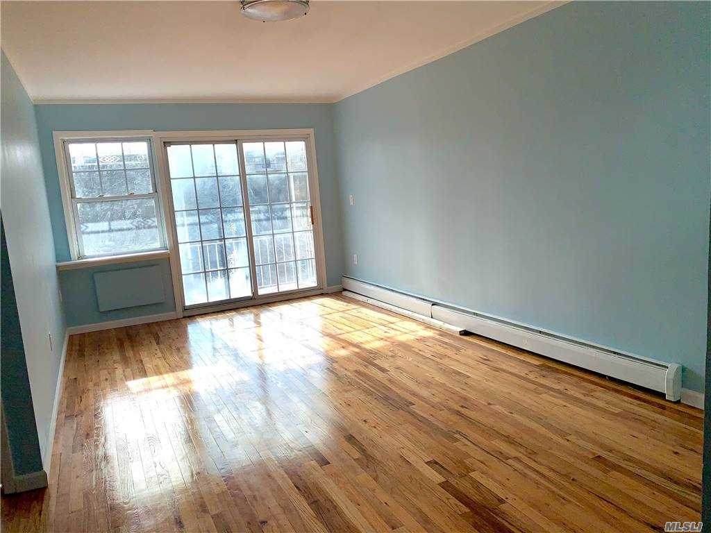 140-79 Burden Crescent - Photo 1