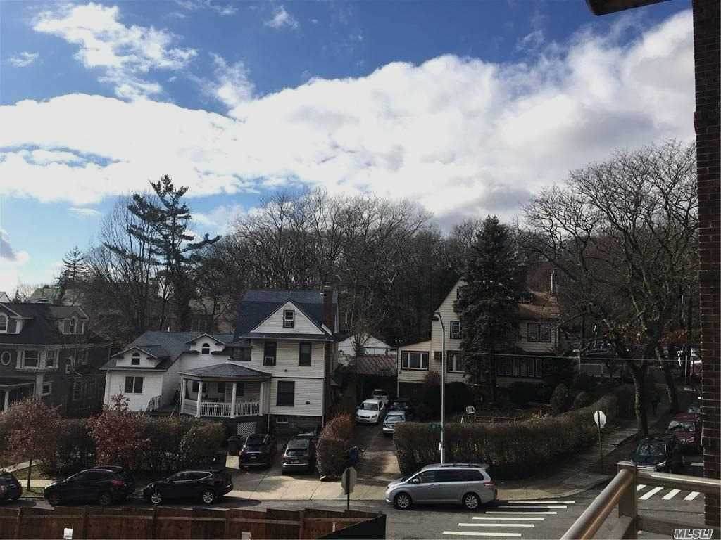 116-11 Curzon Road - Photo 1