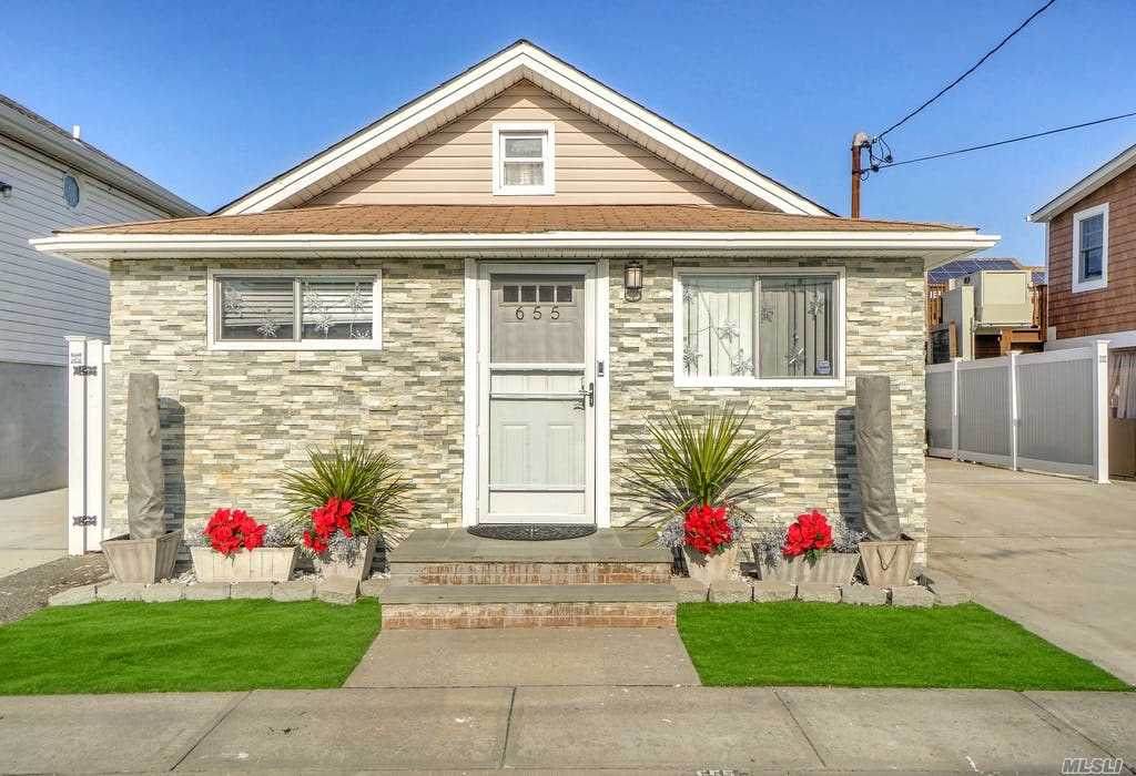 655 Lincoln Street - Photo 1