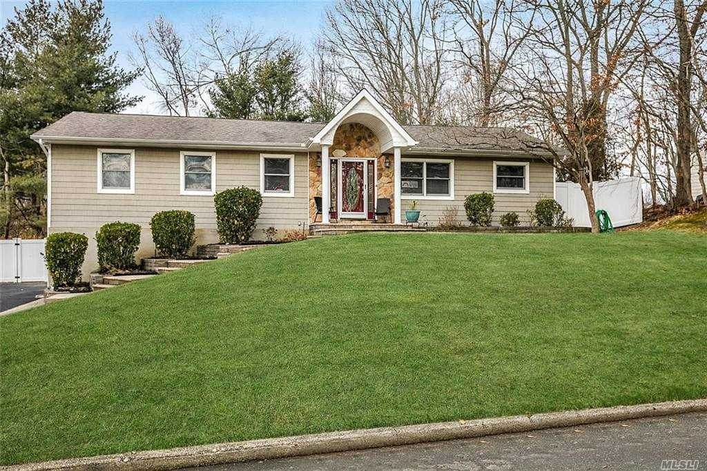 77 Sheryl Crescent - Photo 1